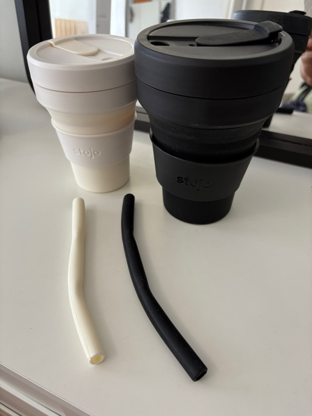 Set of 2 Stojo Collapsible Reusable Cups - Black (24 oz) & Cream (16 oz)